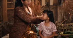 Benang-Benang Asing dalam Tenun Tradisi Nusantara: Jejak Budaya Eropa dalam Perubahan Kebaya dan Identitas Sosial.