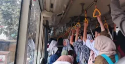 DAMRI Leuwi Panjang—Cibiru: Antara Antusiasme Penumpang dan Berbagi Jatah dengan Angkot