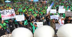 Batas Antara Ojek Online dan Ojek Pangkalan
