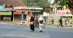 Zebra Cross di depan UIN Bandung Kampus 1, Apakah Safe-Crossing?