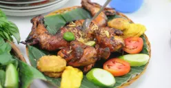 Ayam Bekakak: Eksplorasi Gastronomi, Akar Historis, dan Filosofi Budaya Sunda