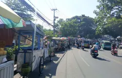 Kawasan Jajanan UIN Sunan Gunung Djati Bandung (Sumber: Dokumentasi Penulis | Foto: Dias Ashari)