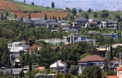 Salah satu sudut kawasan Bandung Utara. (Sumber: ayobandung.com | Foto: Irfan Al-Faritsi)