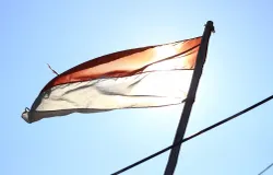 Menyanyikan Indonesia Raya di jam yang sama, di berbagai kota, adalah cara untuk meneguhkan perasaan “kita”. (Sumber: Pexels/Deden R)