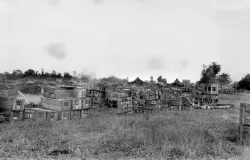 Gudang amunisi Jepang di Filipina dihancurkan pasukan AS saat invasi Pasifik pada Perang Dunia II. (Sumber: Flickr | Foto: John Tewell)