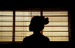 Dalam pernikahan dini, wanita cenderung lebih rentan menjadi korban karena kombinasi faktor biologis, psikologis, sosial, dan ekonomi. (Sumber: Unsplash | Foto: Jorge Salvador)