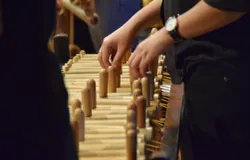 Bagi komunitas anak muda Sound of Heritage (SORA) di Bandung, tradisi adalah ruang yang paling luas untuk berimajinasi. (Sumber: Dokumentasi Penulis)