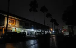 Kondisi jalanan di Batununggal saat malam hari pada Rabu (3/12/25). (Sumber: Penulis | Foto: Adventia)