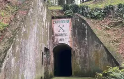 Ruang bunker pertahanan Belanda yang mempunyai 17 ruangan di dalamnya, yang terletak di Desa Citamiyang, Kecamatan Sumedang Selatan, Kabupaten Sumedang, Kamis ( 6/11/2025 ). (Sumber: Dokumentasi Penulis | Foto: Aulira)