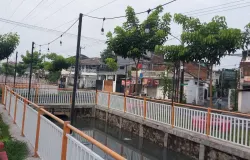 Kolam retensi Margahayu Raya  | Kamis (4/12/2025) (Sumber: Dokumentasi Penulis | Foto: Fatimah Waliya Matin)