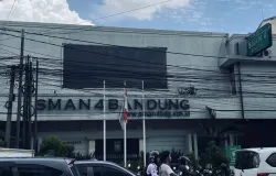 Kondisi gedung SMAN 4 Bandung, Jalan Gardujati No. 20, Kelurahan Kebon Jeruk, Kecamatan Andir, Kota Bandung. (5/12/2025) (Sumber: Dokumentasi pribadi) (Foto: Khansa Alifa)