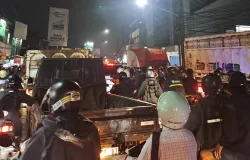 Kemacetan lalu lintas terjadi di Bojongsoang akibat banjir (04/12/2025). (Sumber: Khalidullah As Syauqi)