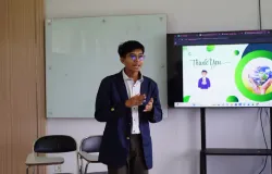 Wildan Hilmawan sedang mempresentasikan hasil KTI-nya. (Dokumentasi Penulis)