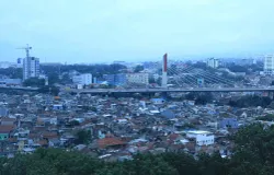 Suasana pemukiman di kawasan Tamansari, Kota Bandung. (Sumber: Ayobandung | Foto: Irfan al Faritsi)