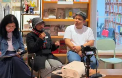 Ayang dari Dago Melawan menanggapi hasil riset CMCI Unpad bersama peneliti Detta Rahmawan dan moderator Preciosa Alnashava Janitra. (Sumber: CMCI Unpad)