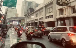 Sekarang Bandung seperti berubah jadi studio konten raksasa. Hampir setiap minggu muncul cafe baru dan semuanya berlomba-lomba tampil seestetik mungkin agar viral di TikTok. (Sumber: Dokumentasi Penulis)