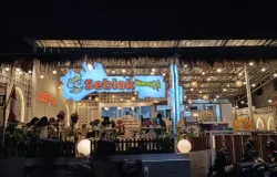 Suasana Seblak Mang Ali Cipadung, Kota Bandung. (Sumber: Dokumentasi Penulis | Foto: Rohmatika Denis Karina)