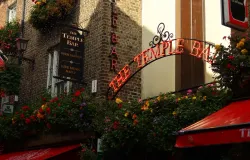 Potret 'The Temple Bar', bar ikonik di Dublin (Sumber: Dokumentasi pribadi | Foto: Shavanna Ambar Kirani)