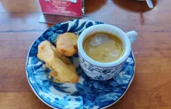 Butter Coffe & Gorengan Pisang, Peuyeum, Warung Ngonah Braga (Sumber: Dokumentasi Penulis | Foto: Dias Ashari)