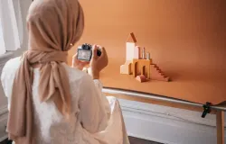 Kini, media sosial menjadi panggung global, tempat siapa pun bisa menampilkan diri, membentuk citra, dan menarik perhatian. (Sumber: Pexels/PNW Production)