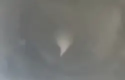 Tornado Rancaekek yang dilaporkan terlihat dari Jatinangor. (Sumber: Twitter @be4utiful0nes)