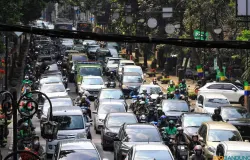 Kemacetan di Jalan Merdeka, Kota Bandung, Rabu 31 Juli 2024. (Sumber: ayobandung.id | Foto: Irfan Al- Faritsi)