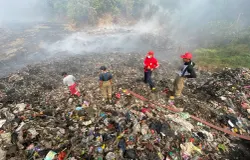 TPA Sarimukti, Bandung Barat, setelah kebakaran pada 2023 lalu. (Sumber: Ayobandung | Foto: Restu Nugraha)