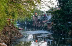 Di balik gemerlap pembangunan kota, ada permasalahan serius yang tidak boleh diabaikan. (Sumber: Pexels/Tom Fisk)