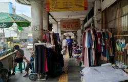 Suasana di Pasar Baru Bandung, Jumat, 20 Mei 2025. (Sumber: Dokumentasi Penulis | Foto: Dias Ashari)