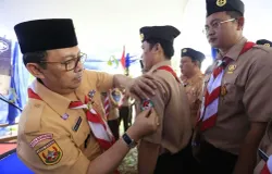 Eks Sekda Kota Bandung, Yossi Irianto, dalam sebuah kegiatan Pramuka. (Sumber: Humas Pemkot Bandung)