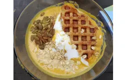 Satu mangkuk bewarna transparan menyatu dengan kontrasnya warna kuning pada Soup Pumpkin. (Sumber: Dokumentasi Penulis | Foto: Dias Ashari)