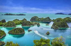 Pemandangan Udara Kepulauan Raja Ampat. (Sumber: Pexels/Angke Widya)