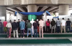 Masjid Hijrah BJTB atau akronim dari Bawah Jembatan Tol Buahbatu. (Sumber: AyoBandung | Foto: Mildan Abdalloh)