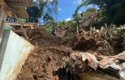 Longsor Wangunsari, Lembang, bandung Barat. (Sumber: Ayobandung | Foto: Restu Nugraha)