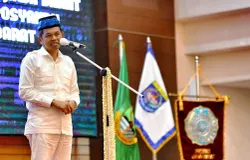 Kang Dedi bukan pemimpin yang hanya modal omon-omon semata tapi dia melakukan aksi nyata untuk para warga, di mana dia terjun langsung ke lapangan. (Sumber: Dok. Pemprov Jabar)