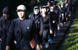 Warga Bandung tengah jalan santai bersama komunitas Kaki Besi Club. (Sumber: Istimewa)