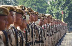 Praja Institut Pemerintahan Dalam Negeri (IPDN) Jatinangor, mengikuti Upacara Penutupan Praktik Lapangan I di Lapang Upakarti Soreang, Selasa (13/8/2019). (Sumber: Humas Pemkab Bandung)