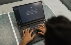 Salah satu alat bantu untuk meningkatkan daya nalar manusia dengan menggunakan kecerdasan buatan (Artificial Intelligence). (Sumber: Pexels | Foto: Matheus Bertelli)