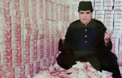 Dimas Kanjeng Taat Pribadi, dukun pengganda uang yang jadi sensasi nasional.