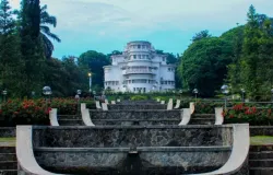 Villa Isola. (Sumber: Dok. UPI Bandung)