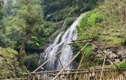 Keindahan Air Terjun Curug Tilu Leuwi Opat (Foto: Azzam Kusuma M)