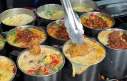 Kuliner baru :Mie Mandi Keju Ayam Crispy (Sumber: Wawancara, observvasi di Jl. Dipati Ukur No.43, Lebakgede, Kecamatan Coblong, Kota Bandung, Jawa Barat 40132 | Foto: Fikri Syahrul Mubarom)