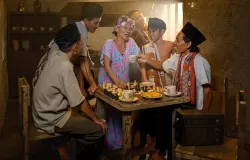 Ilustrasi orang Bandung pada 1980-an. (Sumber: Pexels/Daniel Lee)