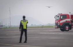 Lintasan penerbangan di Bandara Husein Sastranegara. (Sumber: Ayobandung.id | Foto: Kavin Faza)