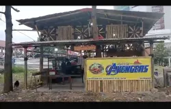 Tempat makan yang terlihat sederhana namun tetap nyaman, Jl. Sukapura, Kabupaten Bandung pada hari Selasa (11/11/2025). (Sumber: Dokumentasi Penulis | Foto: Alyssa Aura Jacinta)