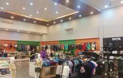 Suasana toko Blossom pada 8 November 2025, Kecamatan Coblong, Kota Bandung. (Sumber: Sumber: Dokumentasi Penulis | Foto: foto : Amalia Putri Aditia)