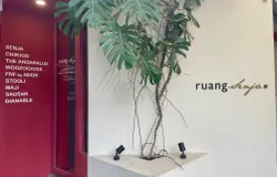 Toko Ruang Senja di Jl. Bengawan No.72, Bandung, menjadi pusat kreativitas dan kolaborasi pelaku fashion lokal (Sumber: Aditya Putra Januarta)