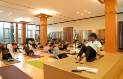 Peserta mengikuti sesi Pilates bersama instruktur Firmpoint pada Selasa, 4 November 2025, di Studio Firmpoint, Setra Duta Raya 1 No. 10A, Ciwaruga, Kecamatan Parongpong, Kabupaten Bandung Barat, Jawa Barat,  (Foto: Istimewa)
