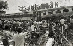 Tragedi Bintaro 1987. (Sumber: Wikimedia)
