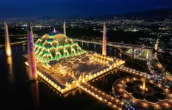 Masjid Raya Al-Jabbar sebagai salah satu ikon Islam di Kota Bandung. (Sumber: Pexels/kevin yung)